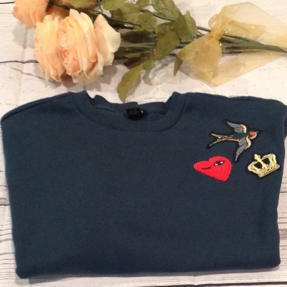 GREEN crewneck vintage SWEATSHIRT WITH PATCHES, small - Picture 4 of 4